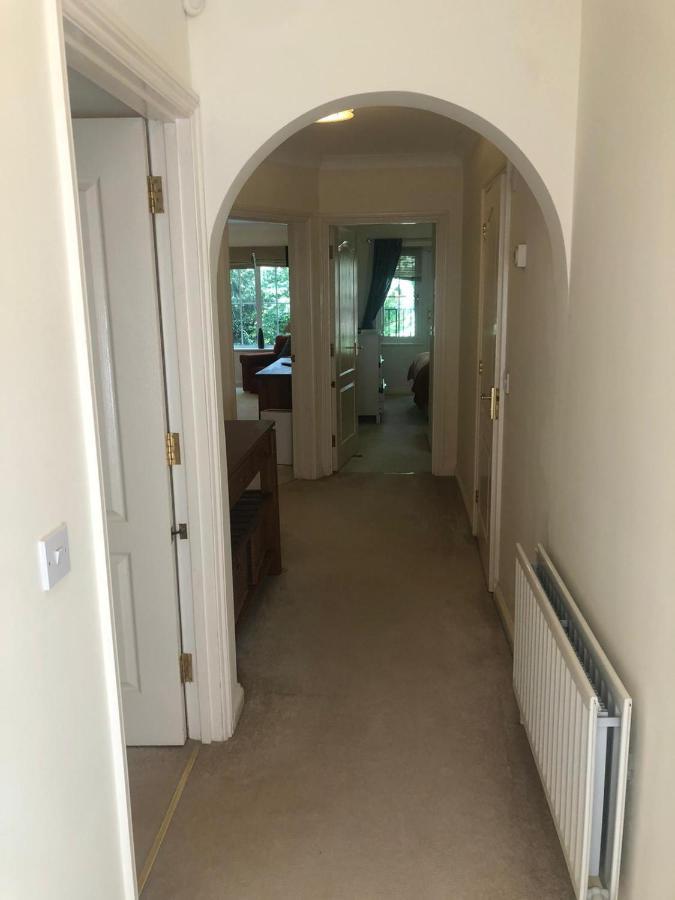 Lovely 2 Bedroom 2 Baths Flat With Free Parking Basingstoke Exteriör bild
